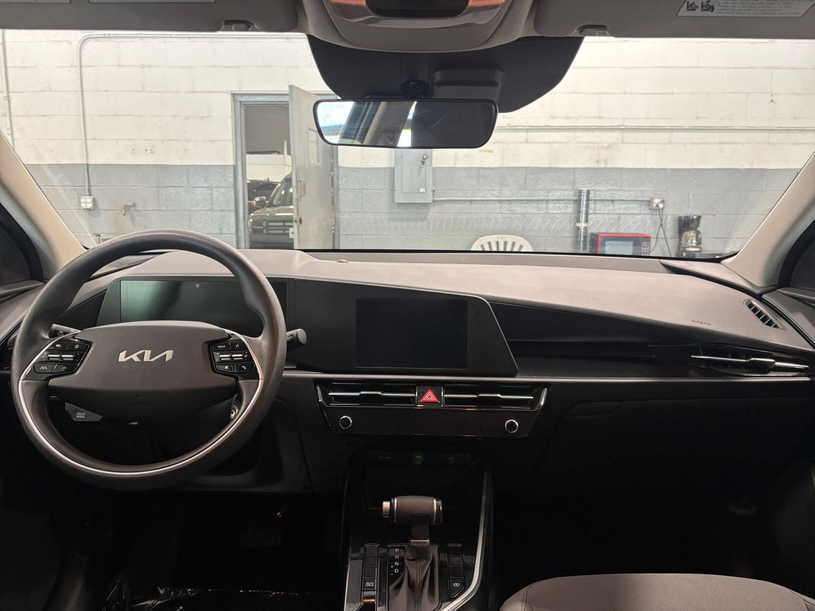 Thumbnail: 2026 Kia Niro - 31