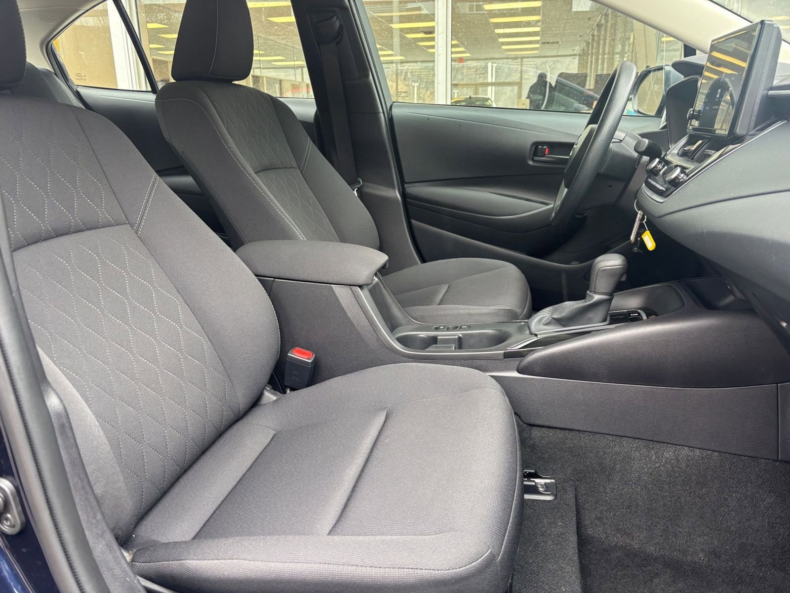 Thumbnail: 2025 Toyota Corolla - 25