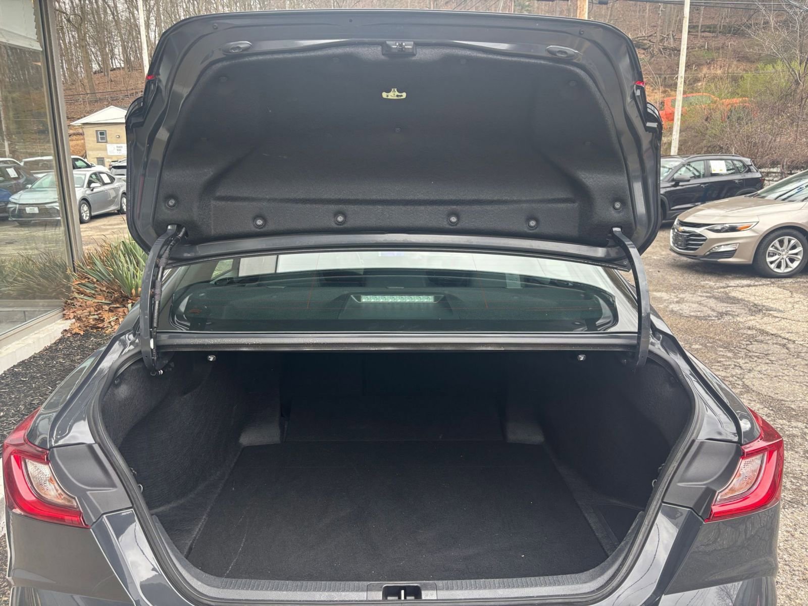 Thumbnail: 2025 Toyota Camry - 32