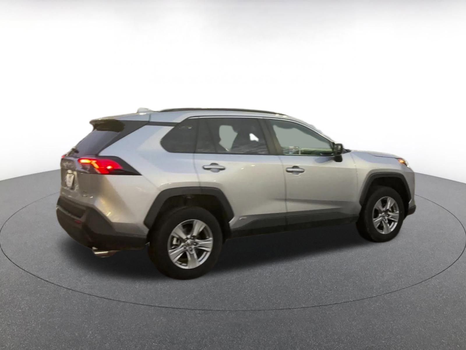 Thumbnail: 2025 Toyota RAV4 - 14