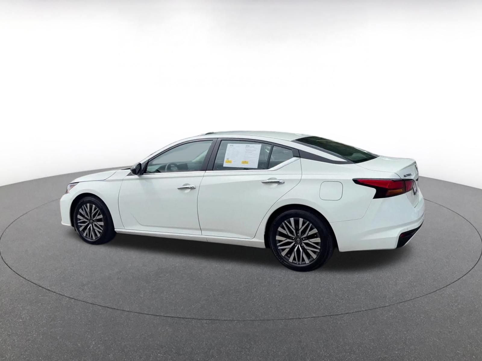 Thumbnail: 2025 Nissan Altima - 10