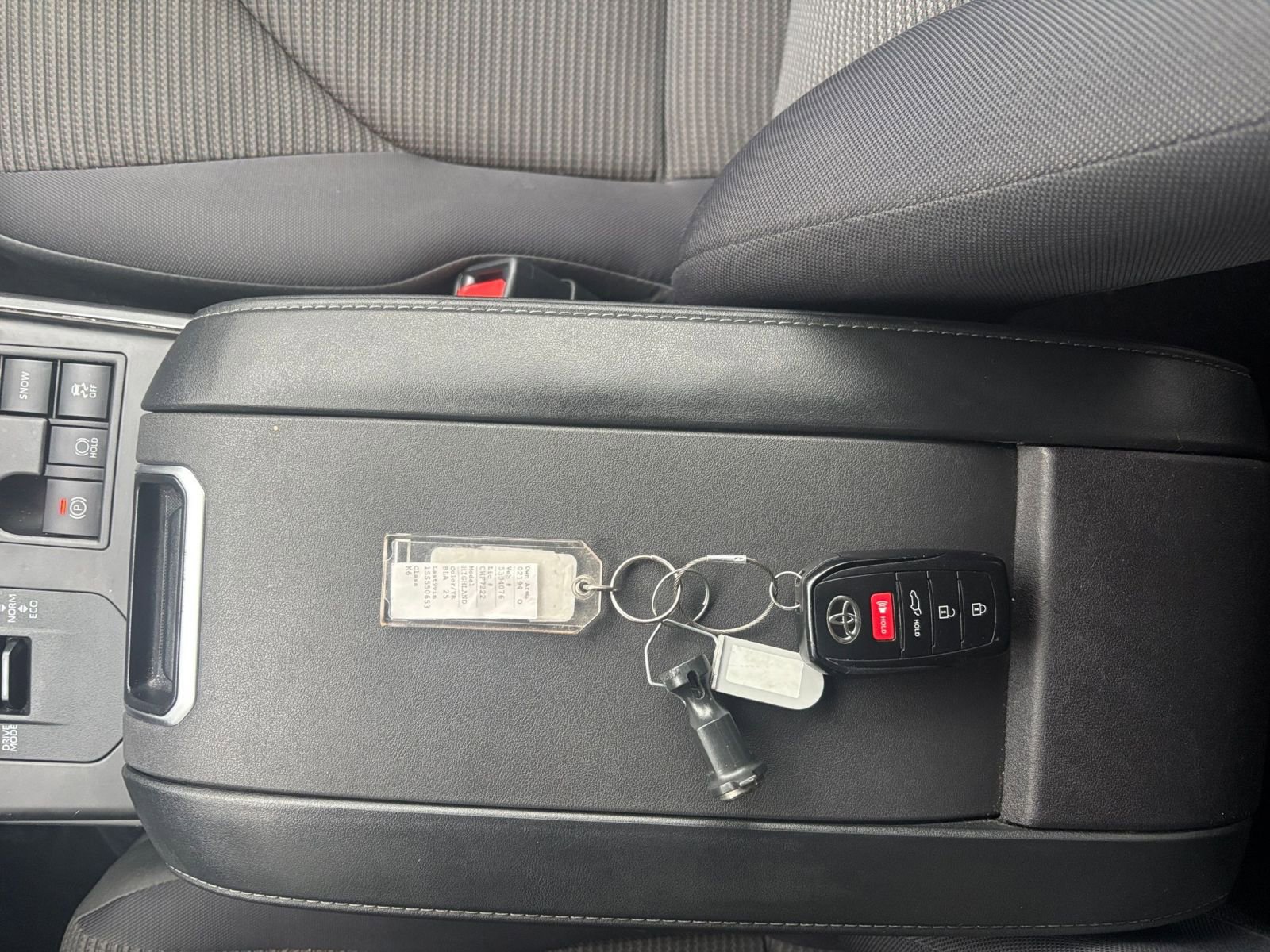 Thumbnail: 2025 Toyota Highlander - 21