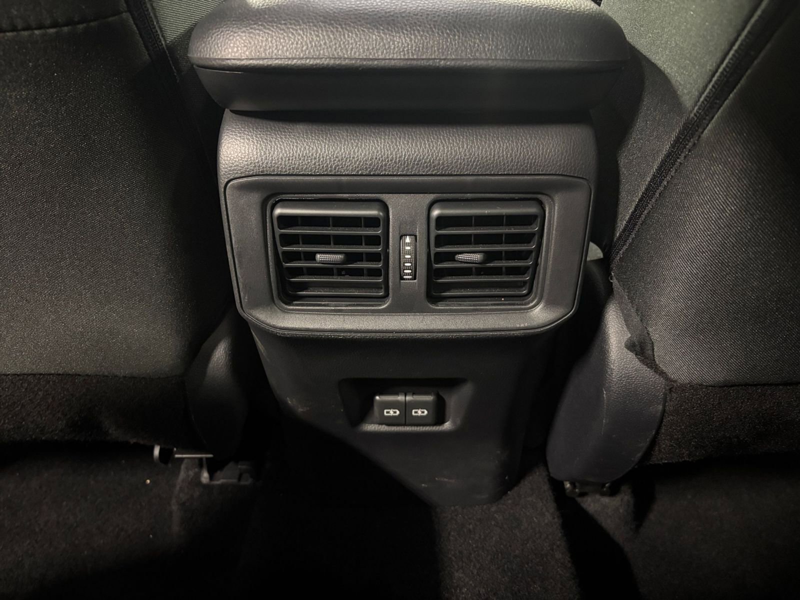 Thumbnail: 2025 Toyota RAV4 - 24