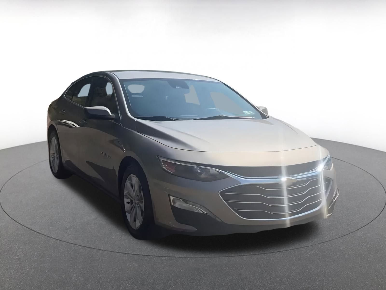 Thumbnail: 2023 Chevrolet Malibu - 3