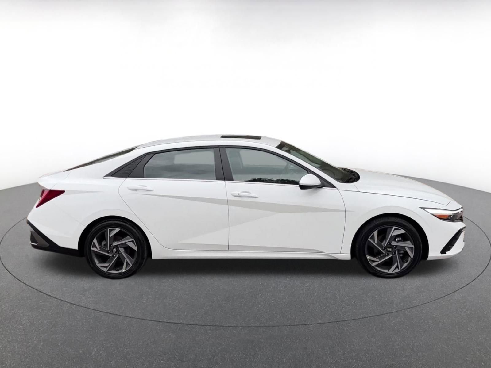 Thumbnail: 2025 Hyundai Elantra - 16