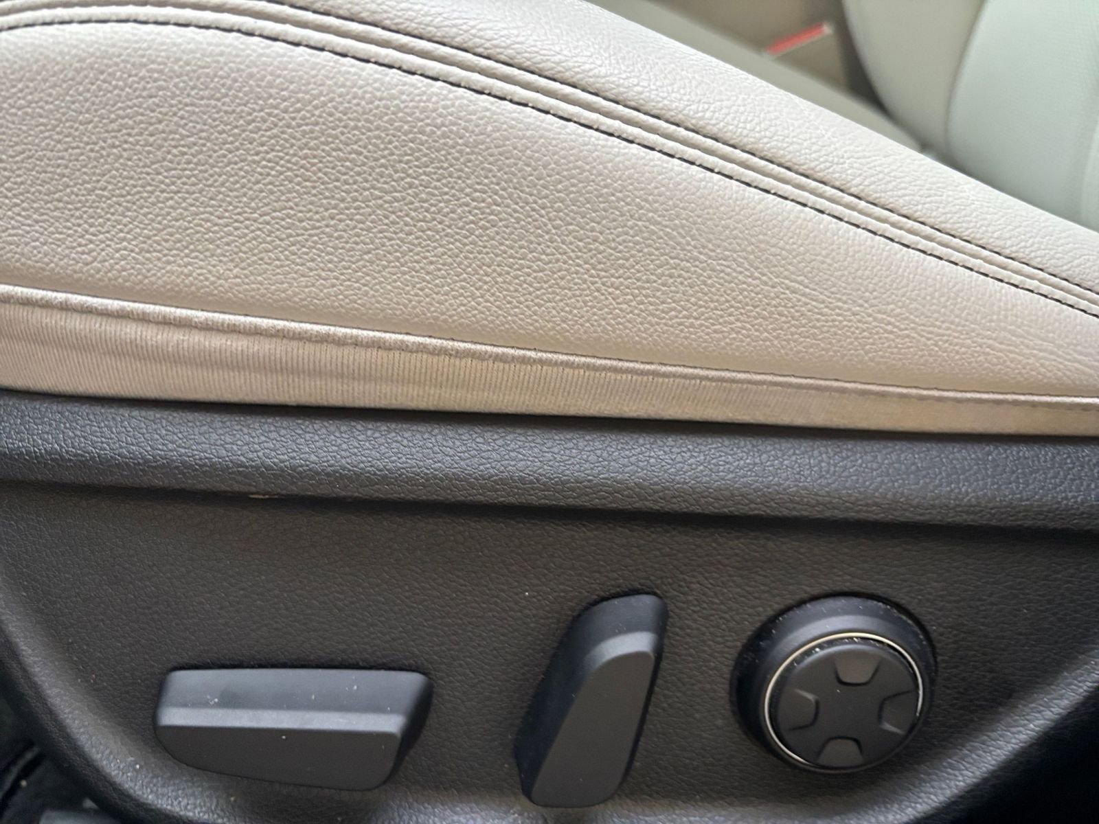 Thumbnail: 2025 Genesis G70 - 24