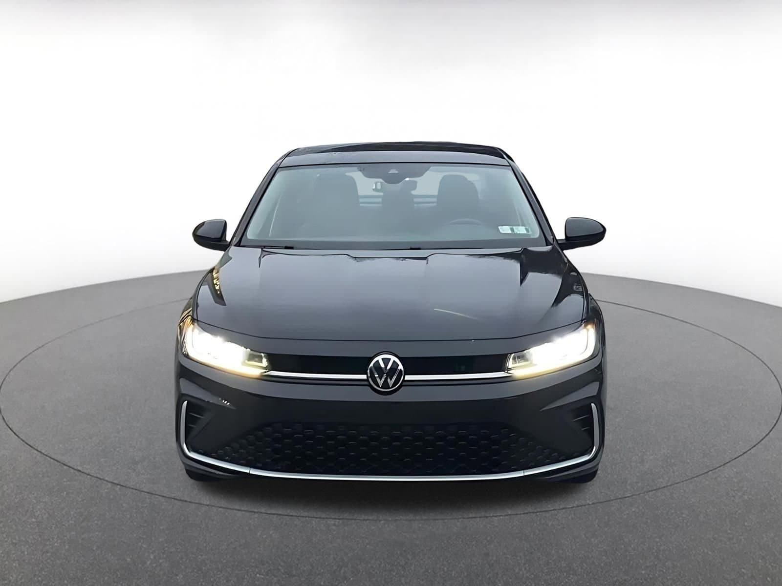 Thumbnail: 2025 Volkswagen Jetta - 4