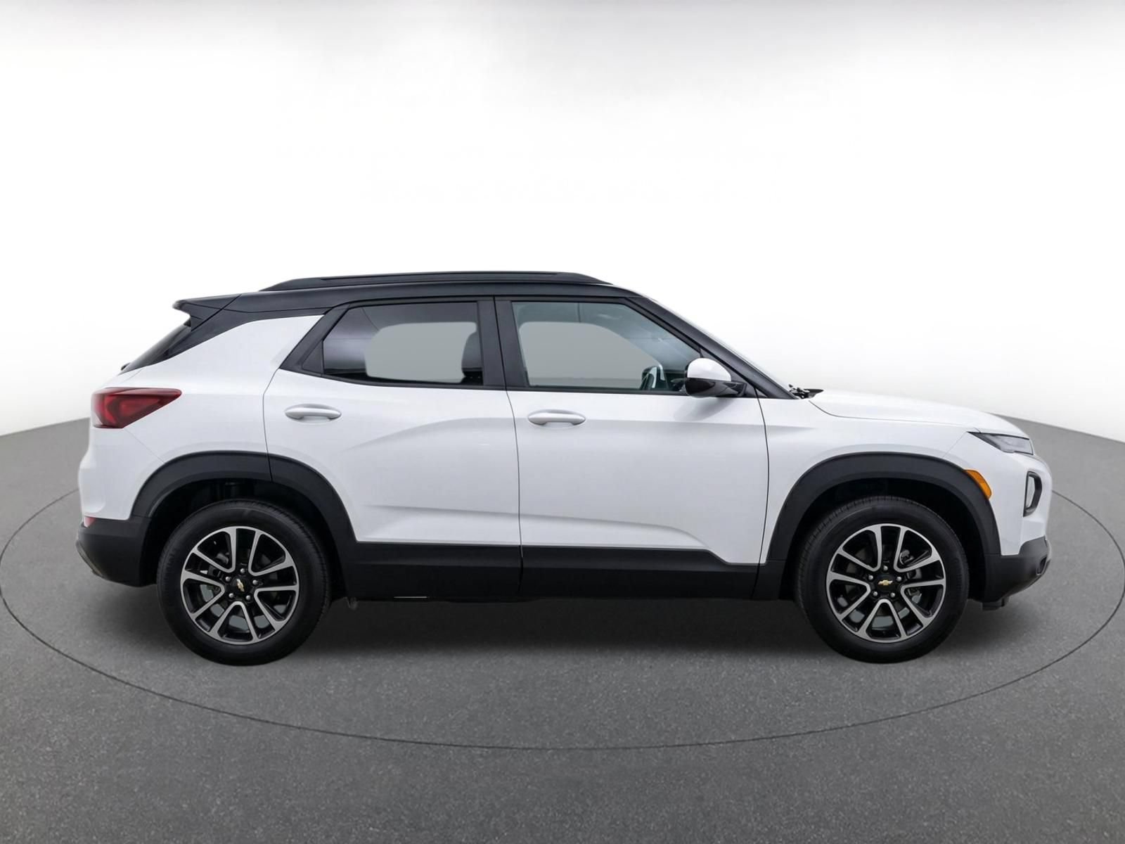 Thumbnail: 2025 Chevrolet TrailBlazer - 9