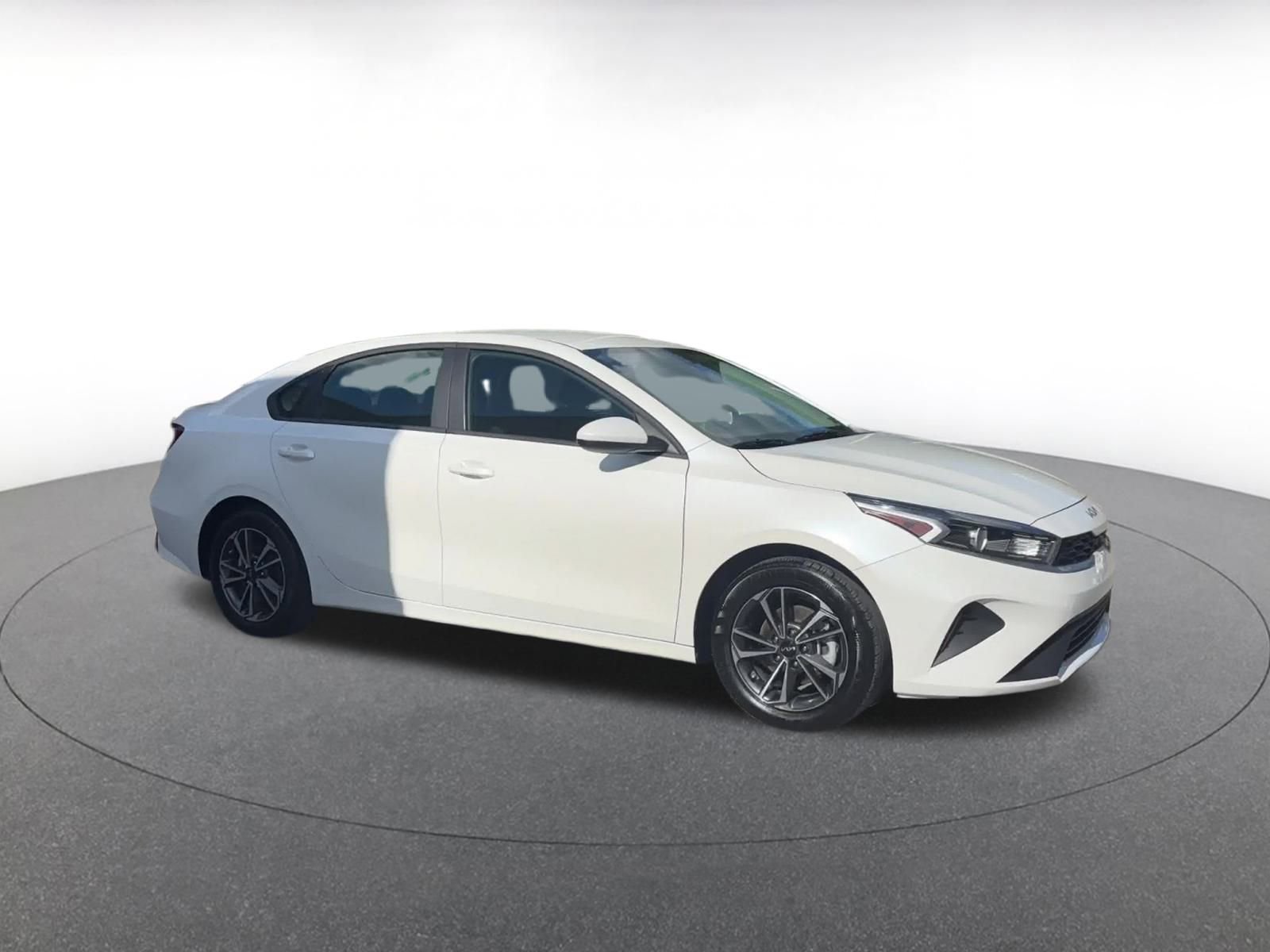 Thumbnail: 2024 Kia Forte - 2