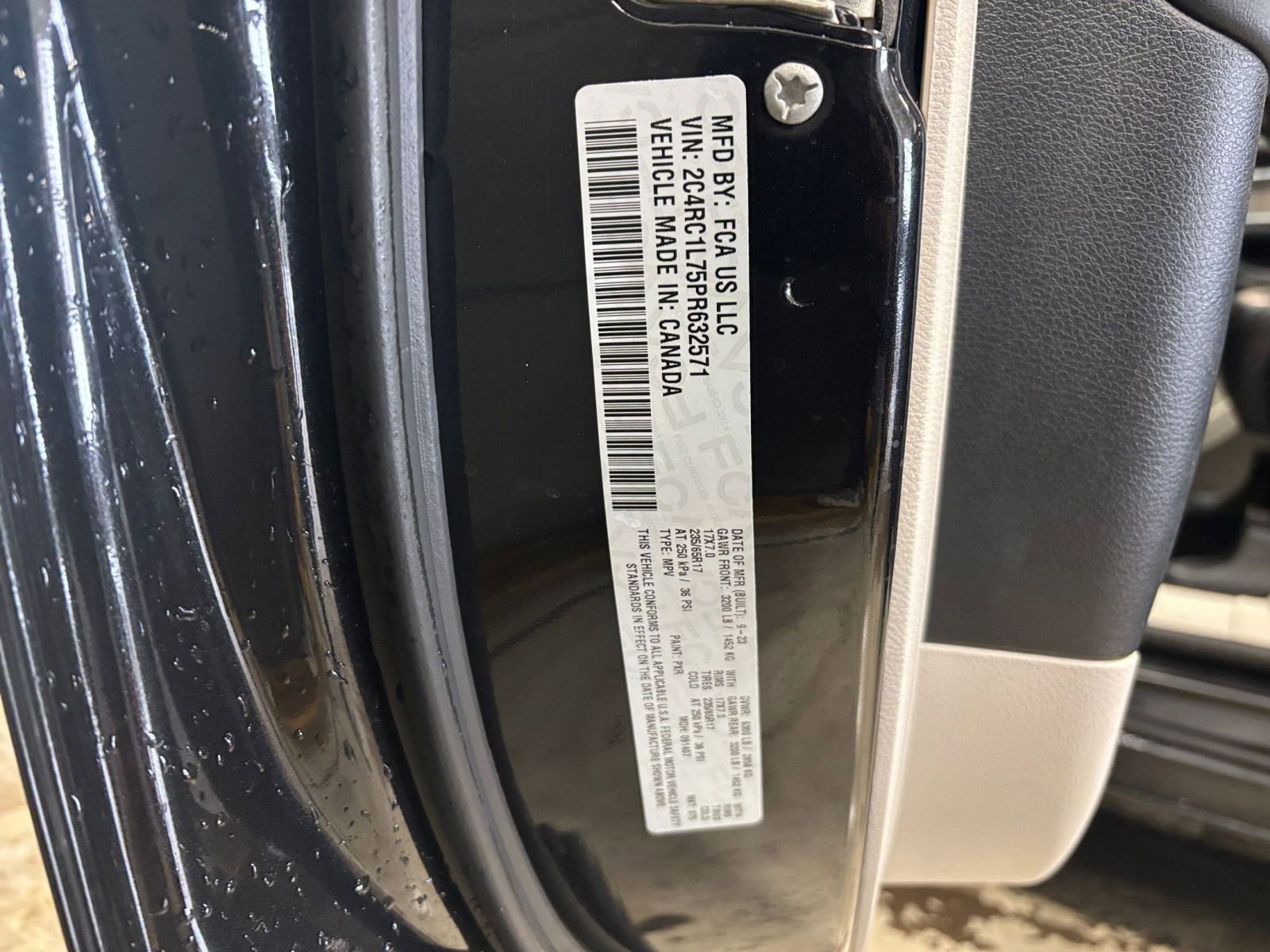 Thumbnail: 2023 Chrysler Pacifica - 31