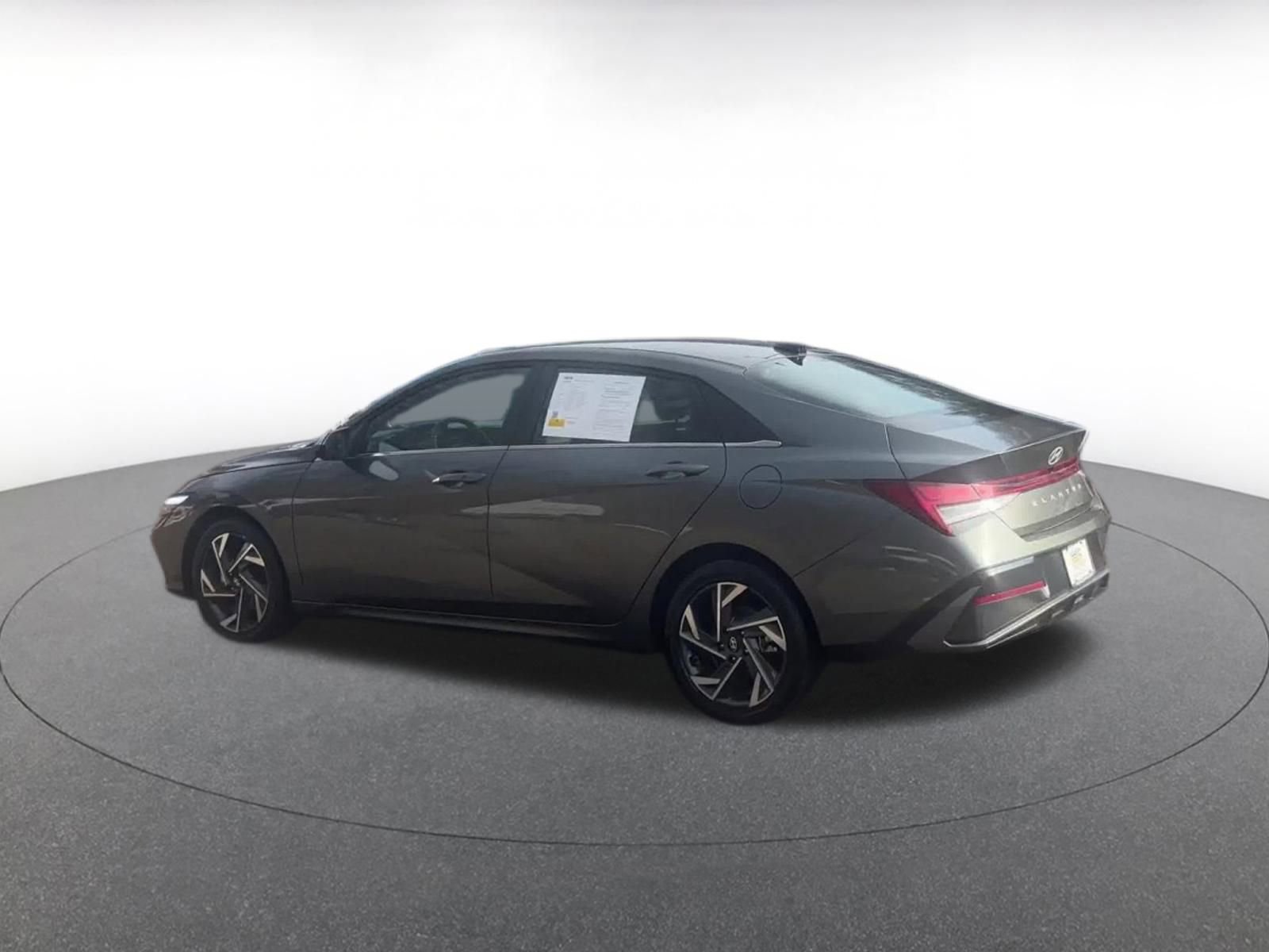 Thumbnail: 2025 Hyundai Elantra - 10