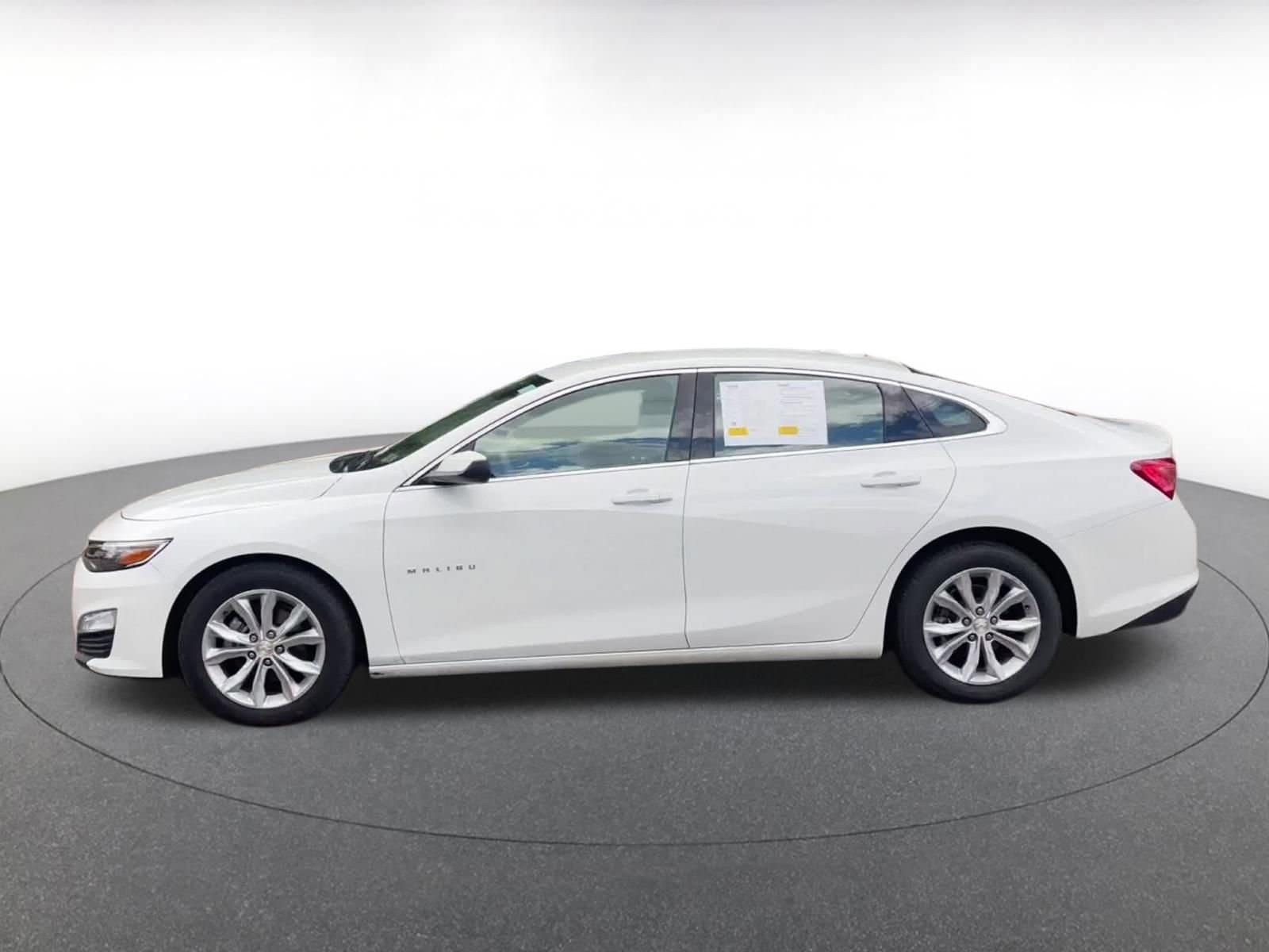 Thumbnail: 2024 Chevrolet Malibu - 9