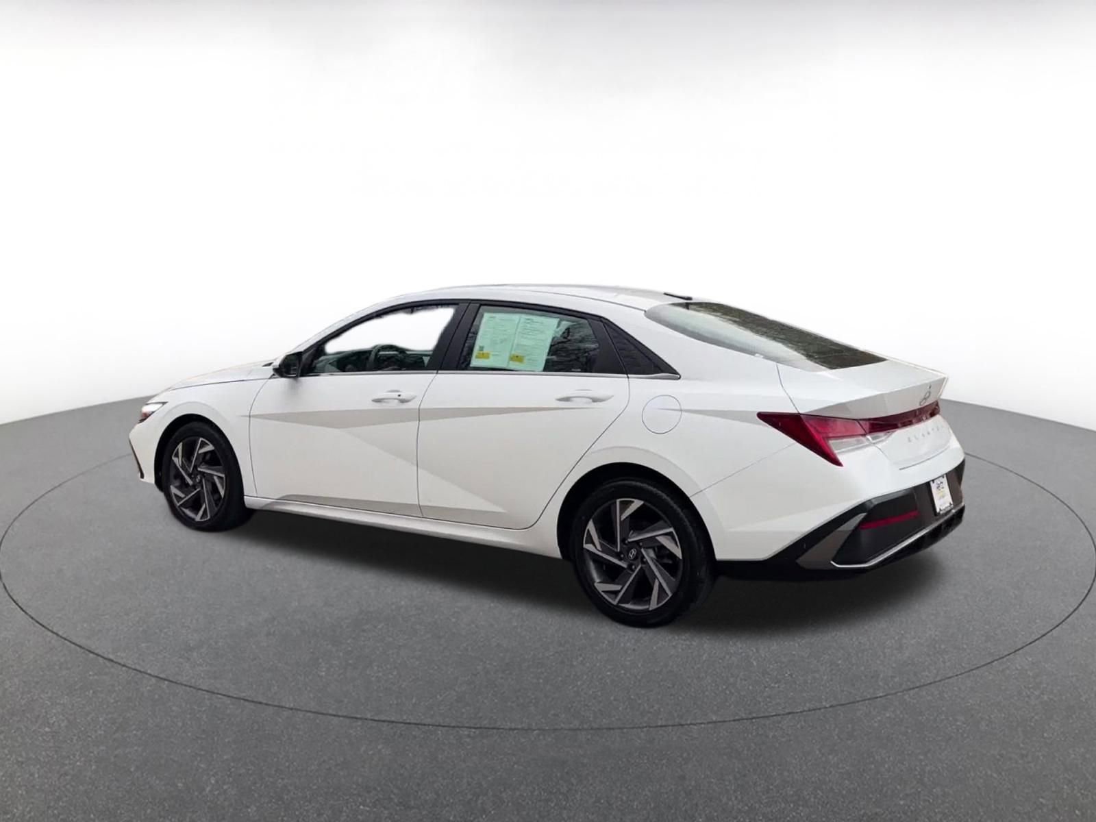 Thumbnail: 2025 Hyundai Elantra - 10