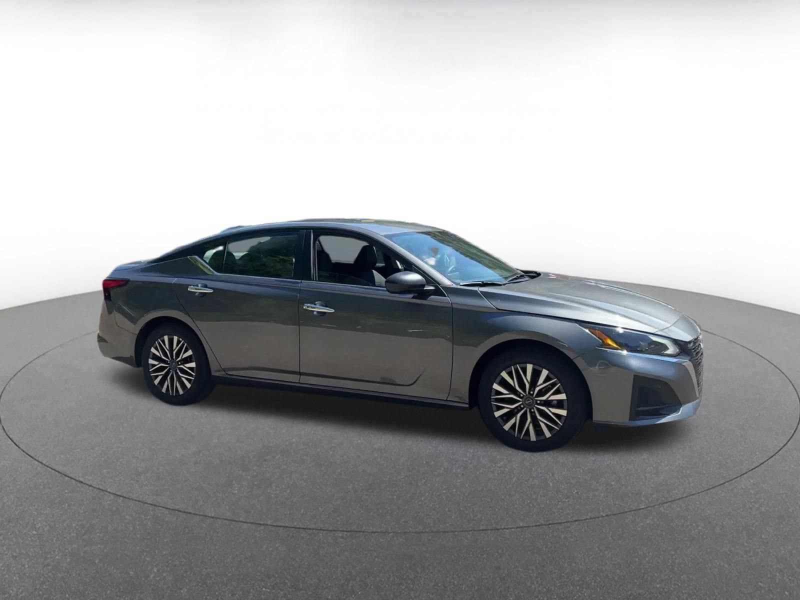Thumbnail: 2025 Nissan Altima - 2