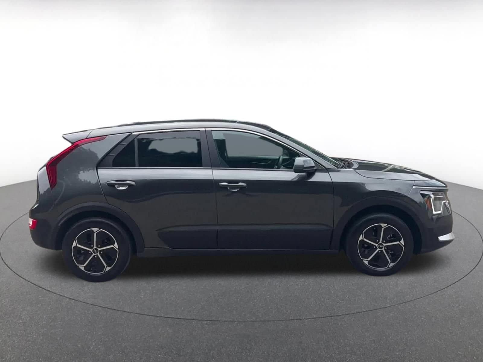 Thumbnail: 2026 Kia Niro - 16