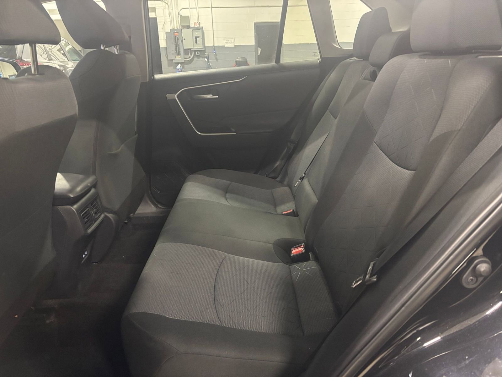 Thumbnail: 2025 Toyota RAV4 - 25