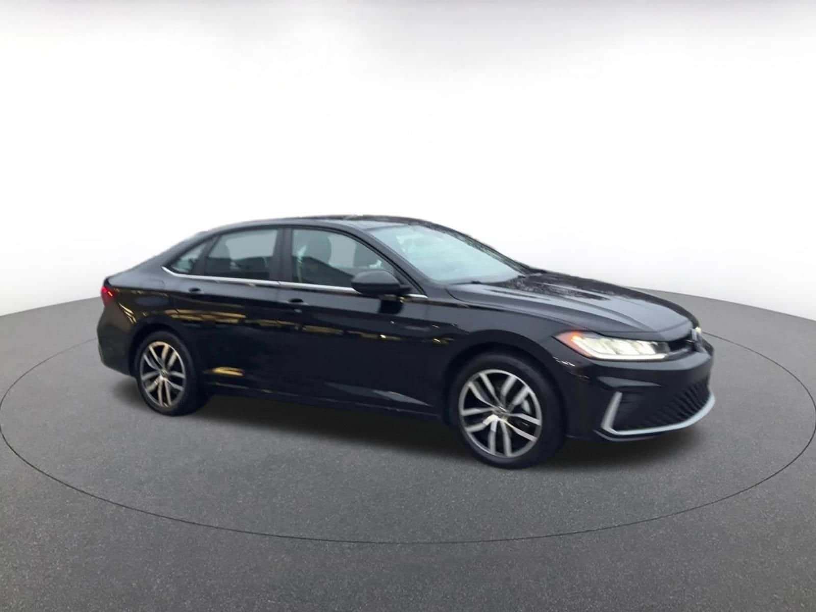 Thumbnail: 2025 Volkswagen Jetta - 2