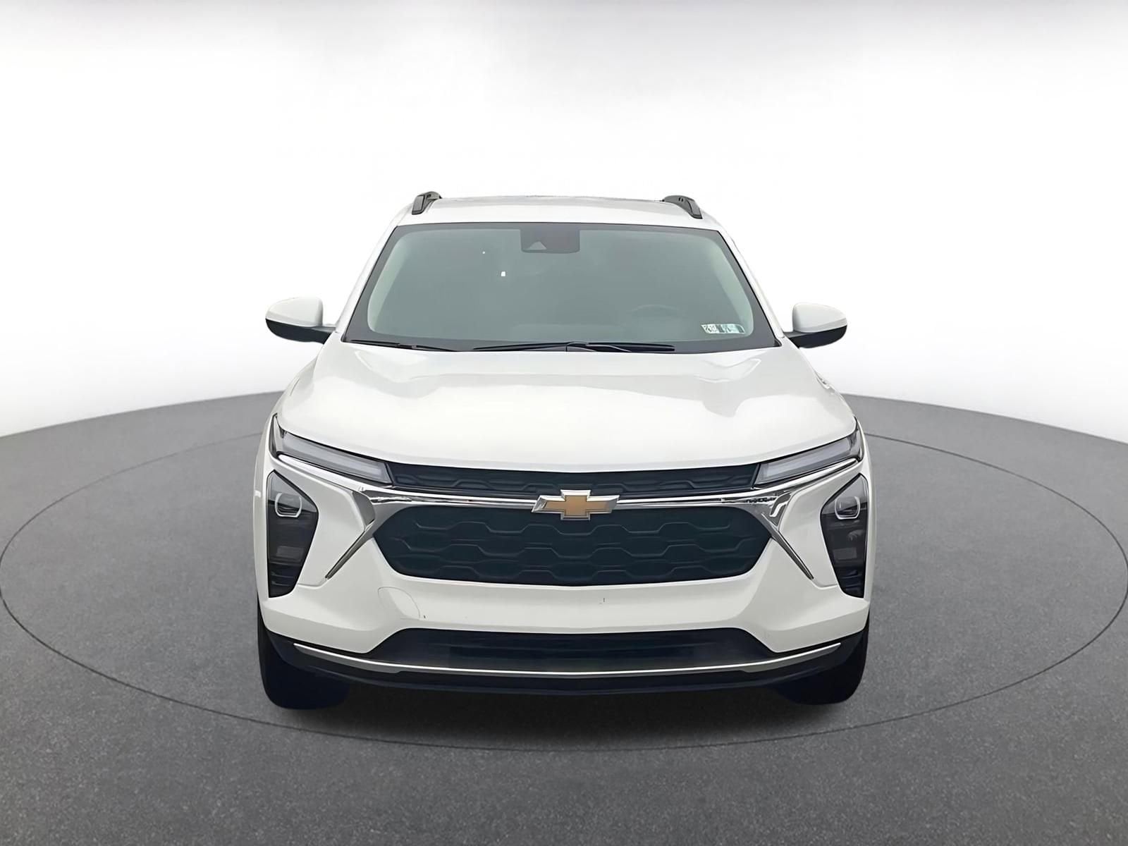 Thumbnail: 2025 Chevrolet Trax - 4