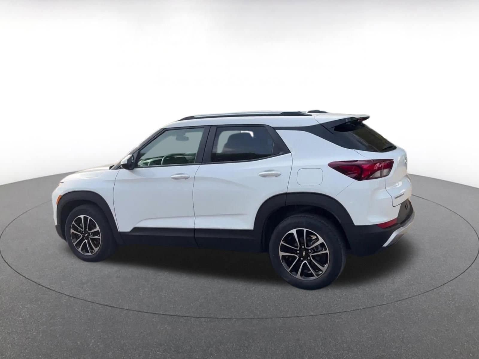 Thumbnail: 2025 Chevrolet TrailBlazer - 10