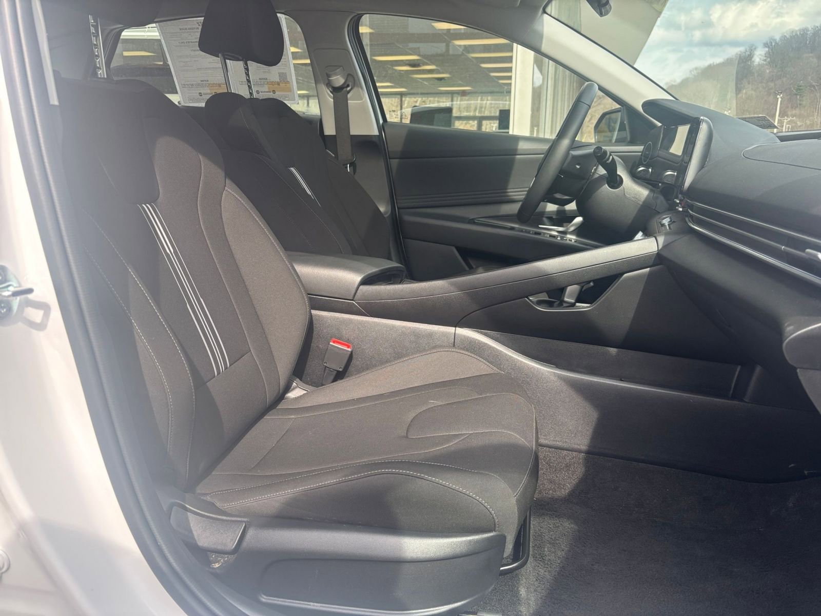 Thumbnail: 2025 Hyundai Elantra - 27