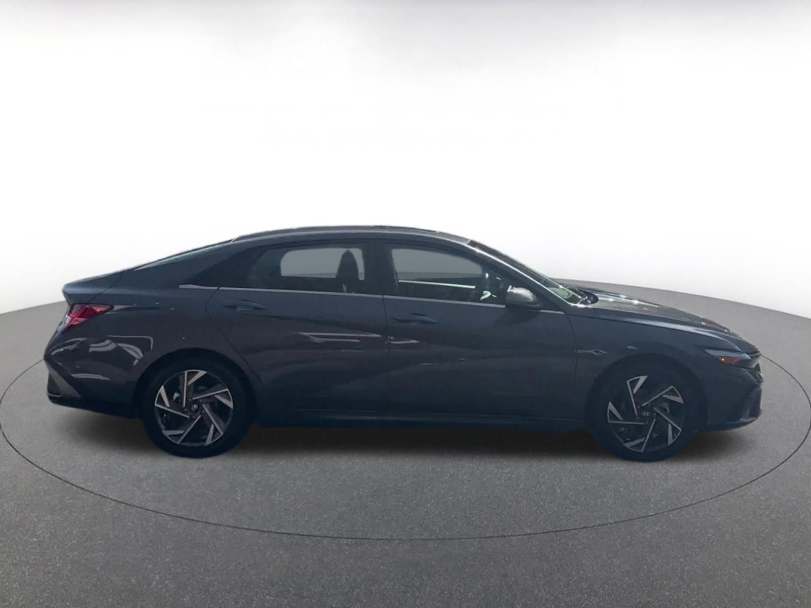 Thumbnail: 2025 Hyundai Elantra - 16