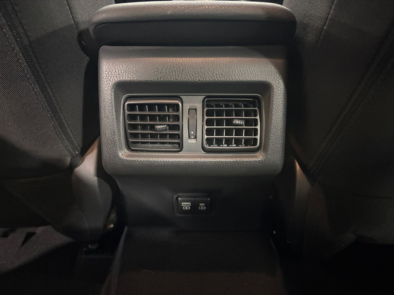 Thumbnail: 2025 Toyota Camry - 23