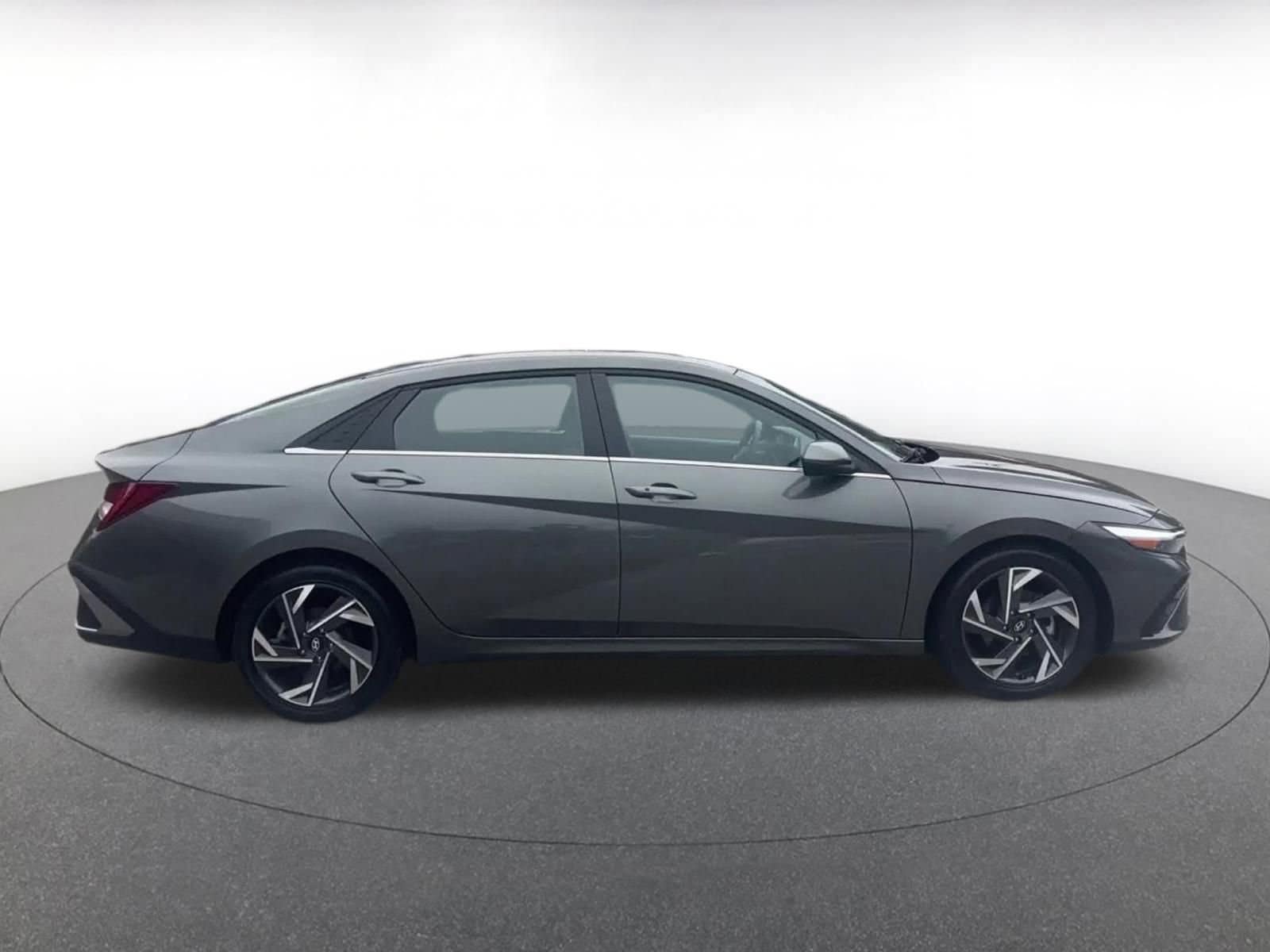 Thumbnail: 2025 Hyundai Elantra - 16