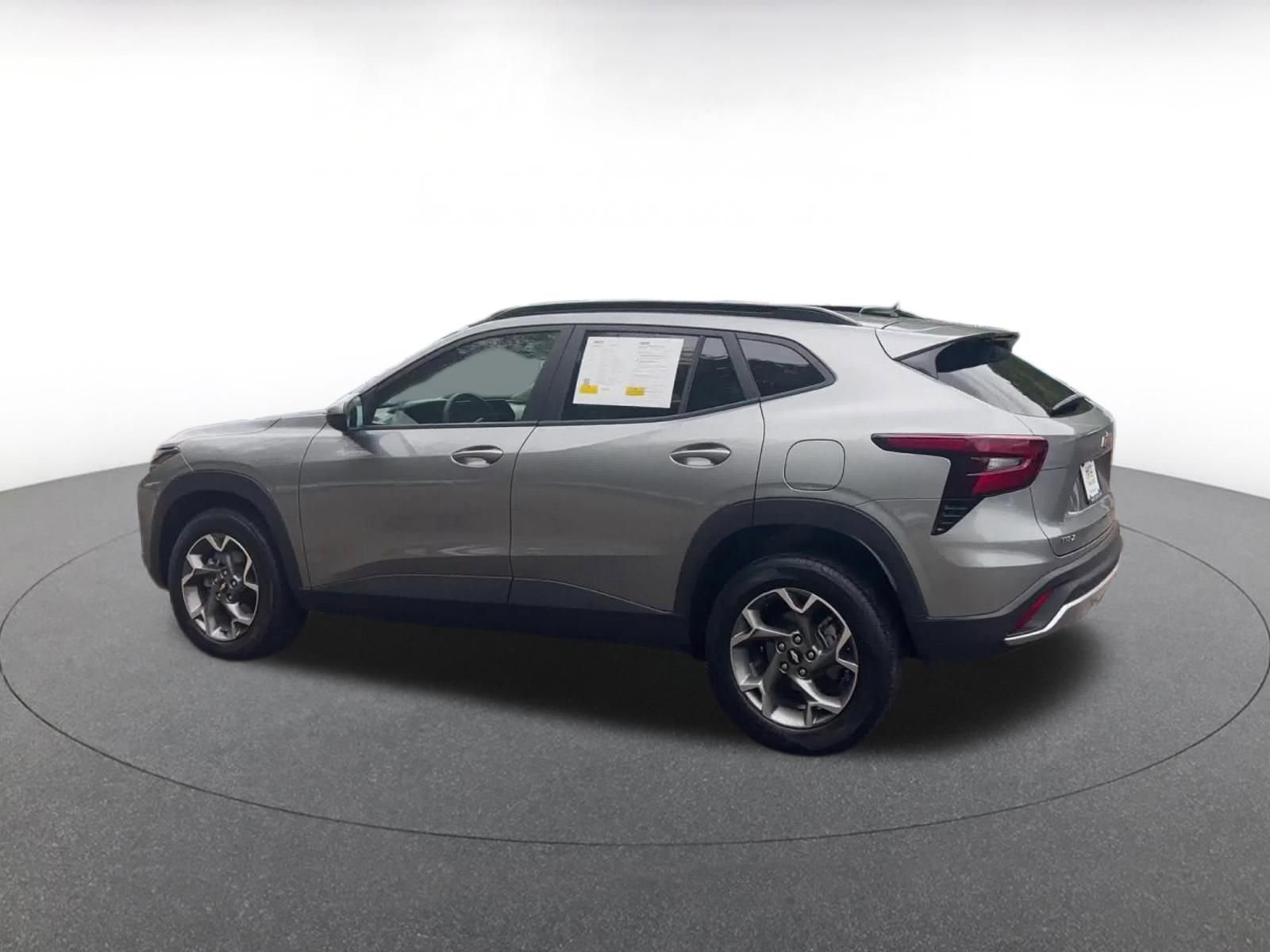 Thumbnail: 2025 Chevrolet Trax - 10