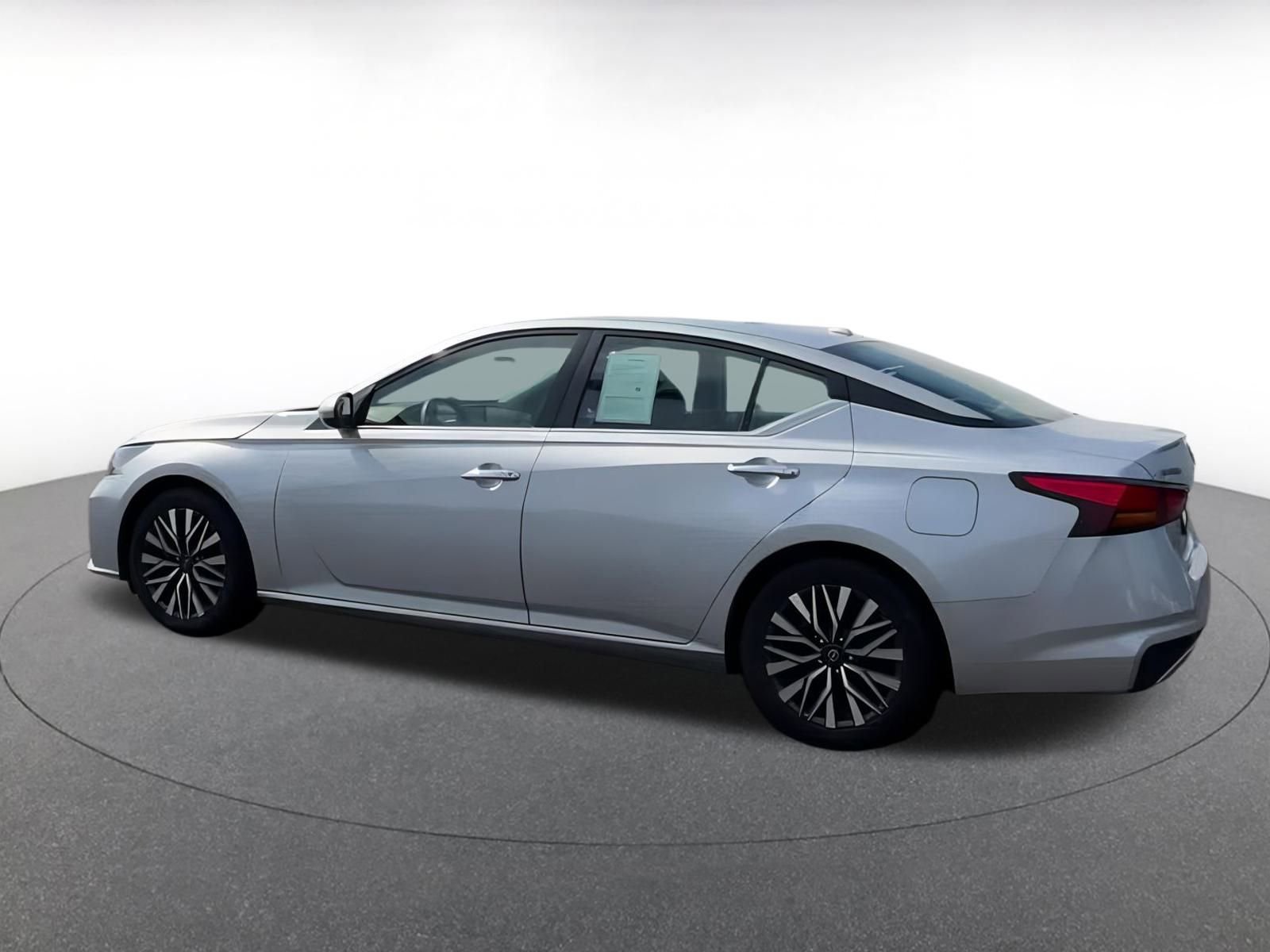 Thumbnail: 2023 Nissan Altima - 12