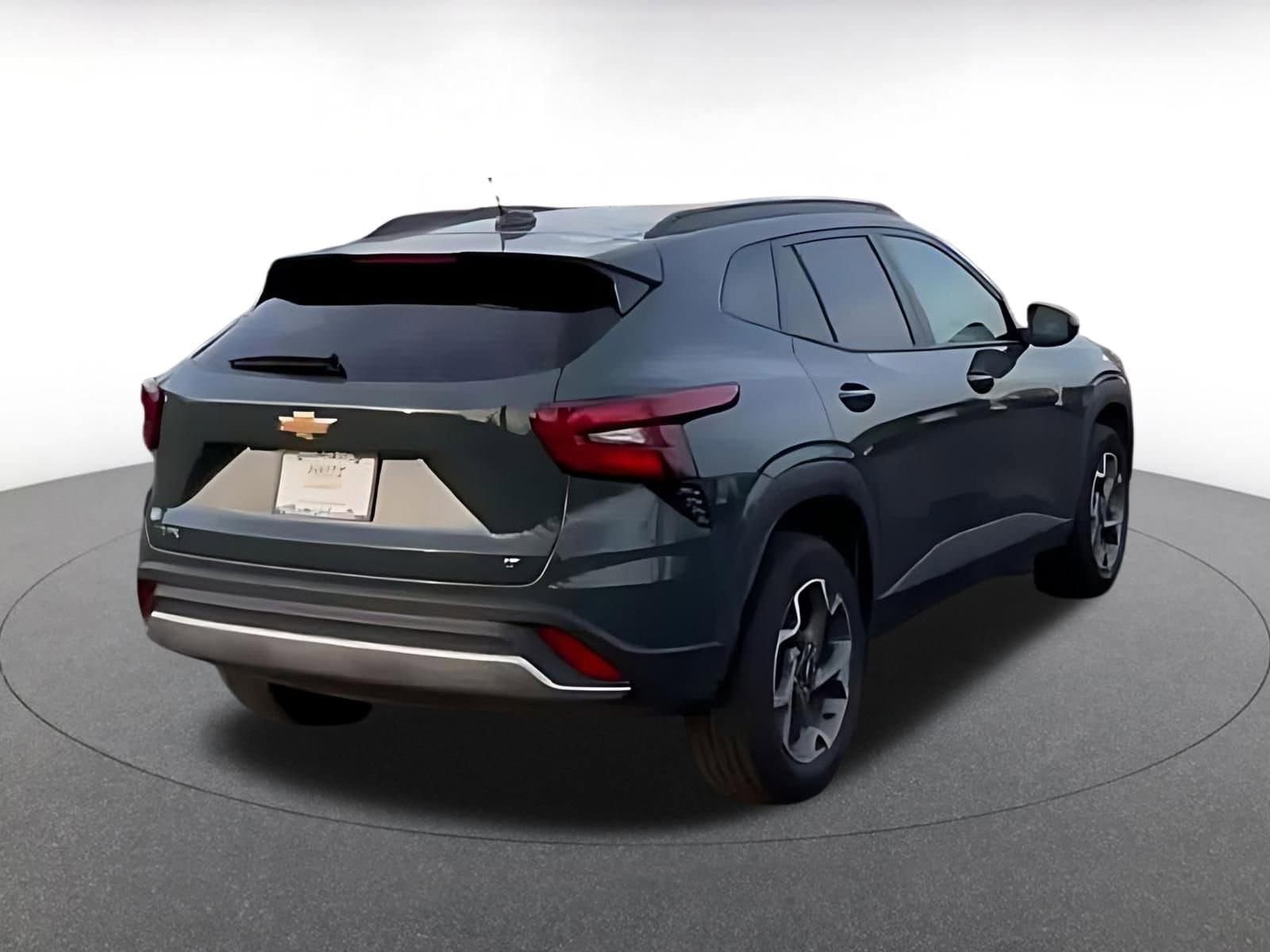 Thumbnail: 2025 Chevrolet Trax - 15