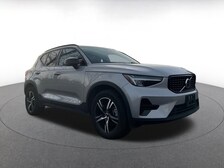 2024 Volvo XC40 B5 Core -
                  Portland, OR