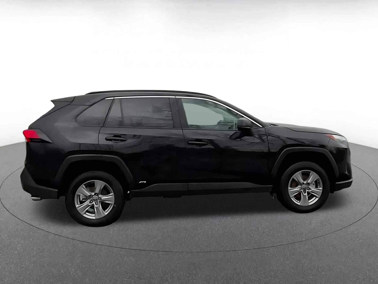 Thumbnail: 2025 Toyota RAV4 - 16