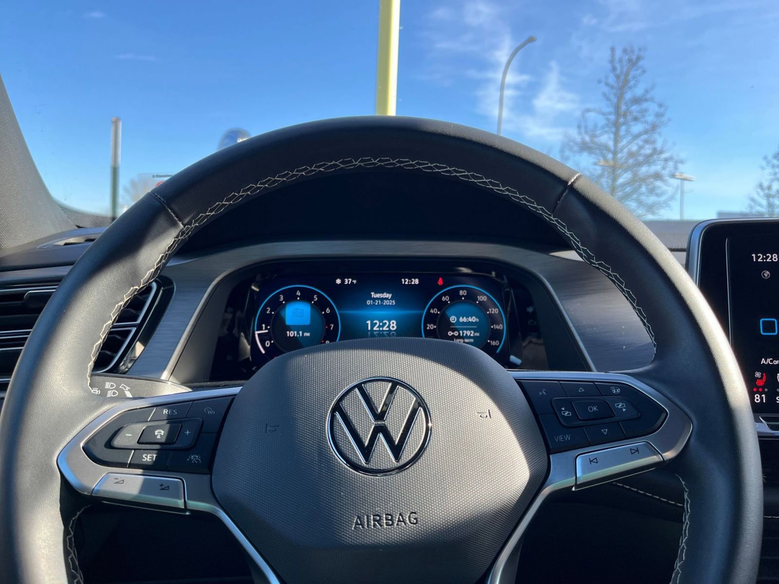 Thumbnail: 2024 Volkswagen Atlas - 30