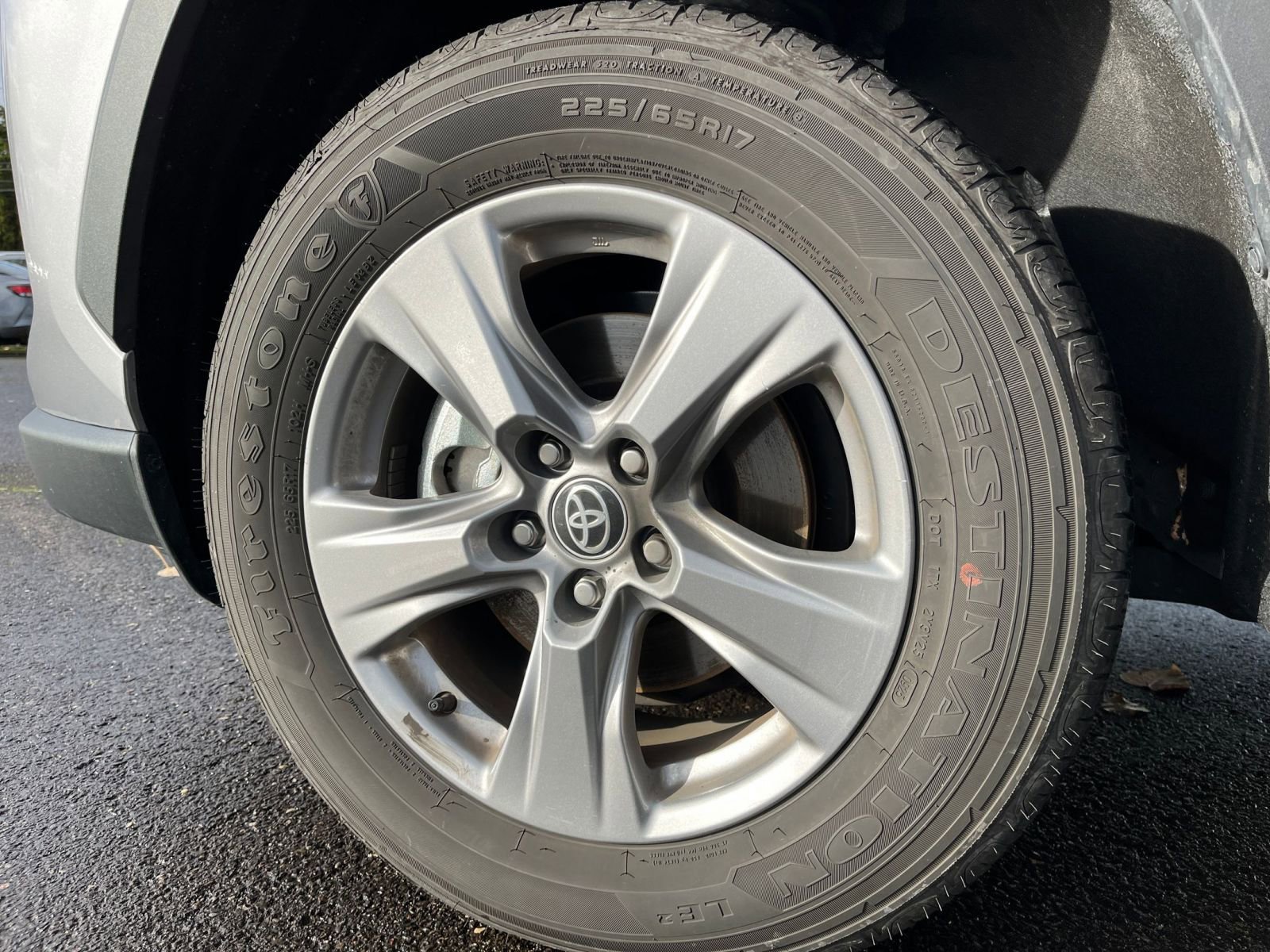 Thumbnail: 2025 Toyota RAV4 - 29