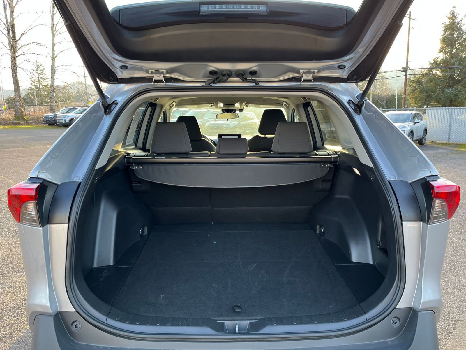 Thumbnail: 2025 Toyota RAV4 - 32