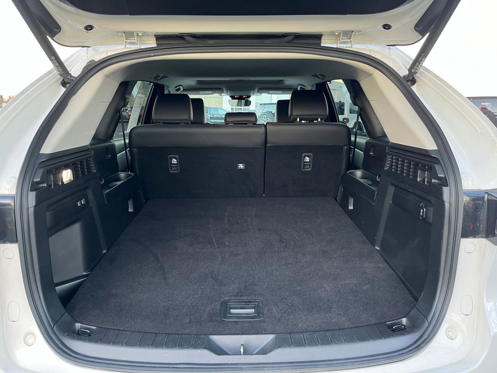 Thumbnail: 2025 Mazda CX-70 - 35