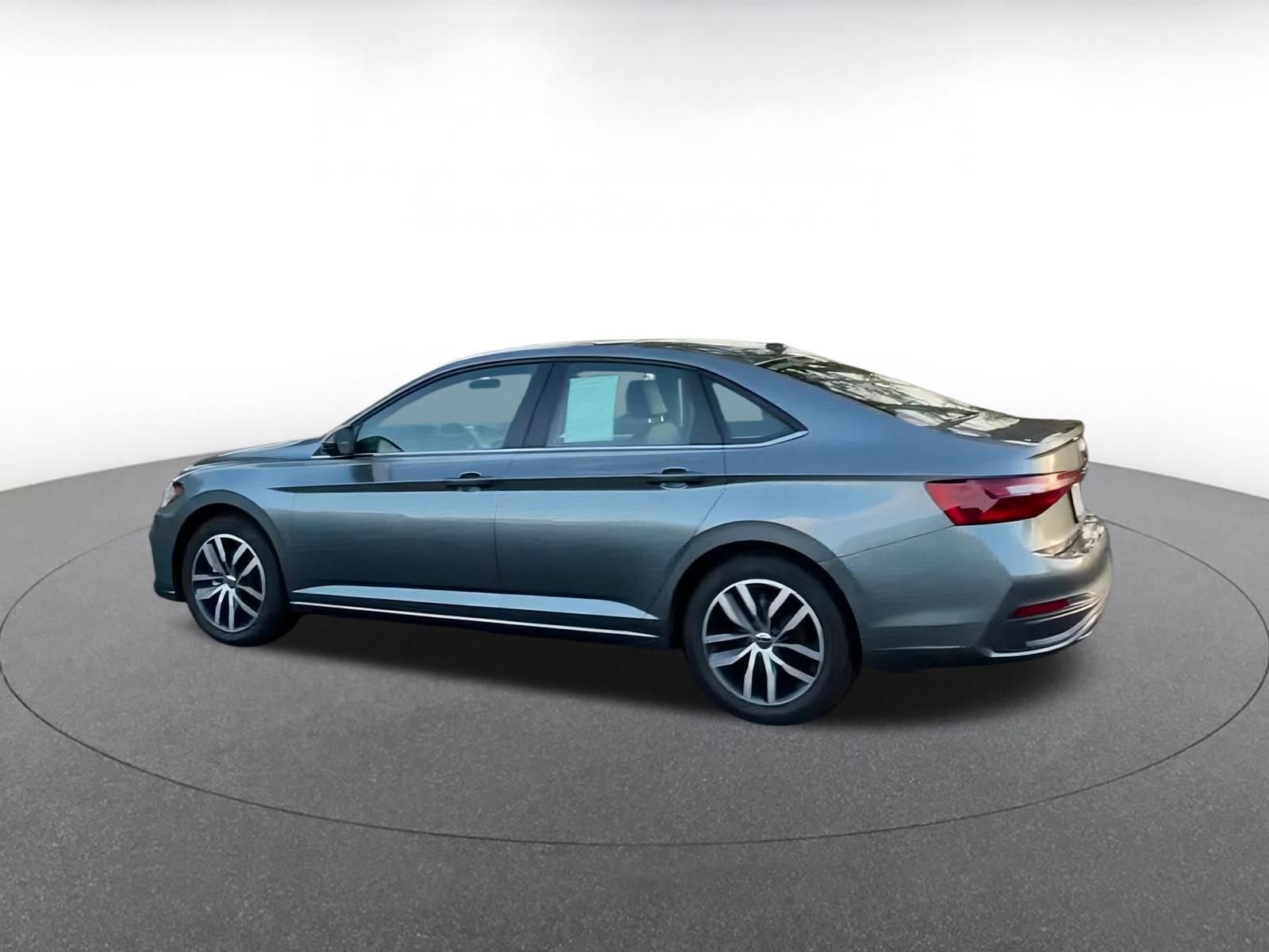 Thumbnail: 2025 Volkswagen Jetta - 4