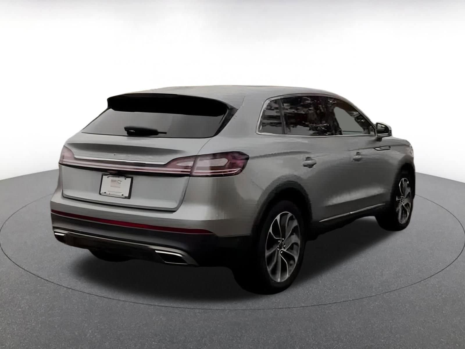 Thumbnail: 2023 Lincoln Nautilus - 12