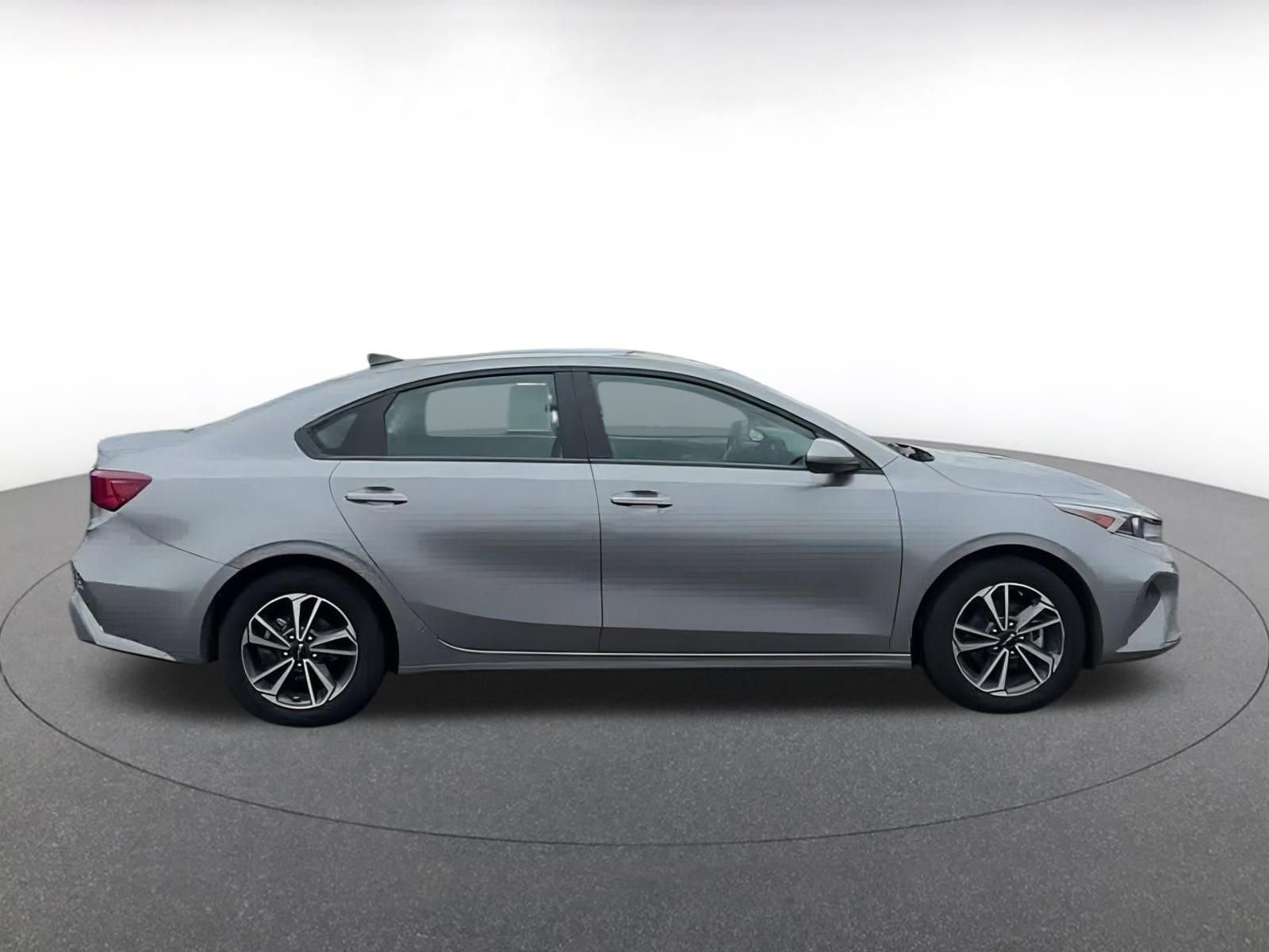 Thumbnail: 2024 Kia Forte - 7