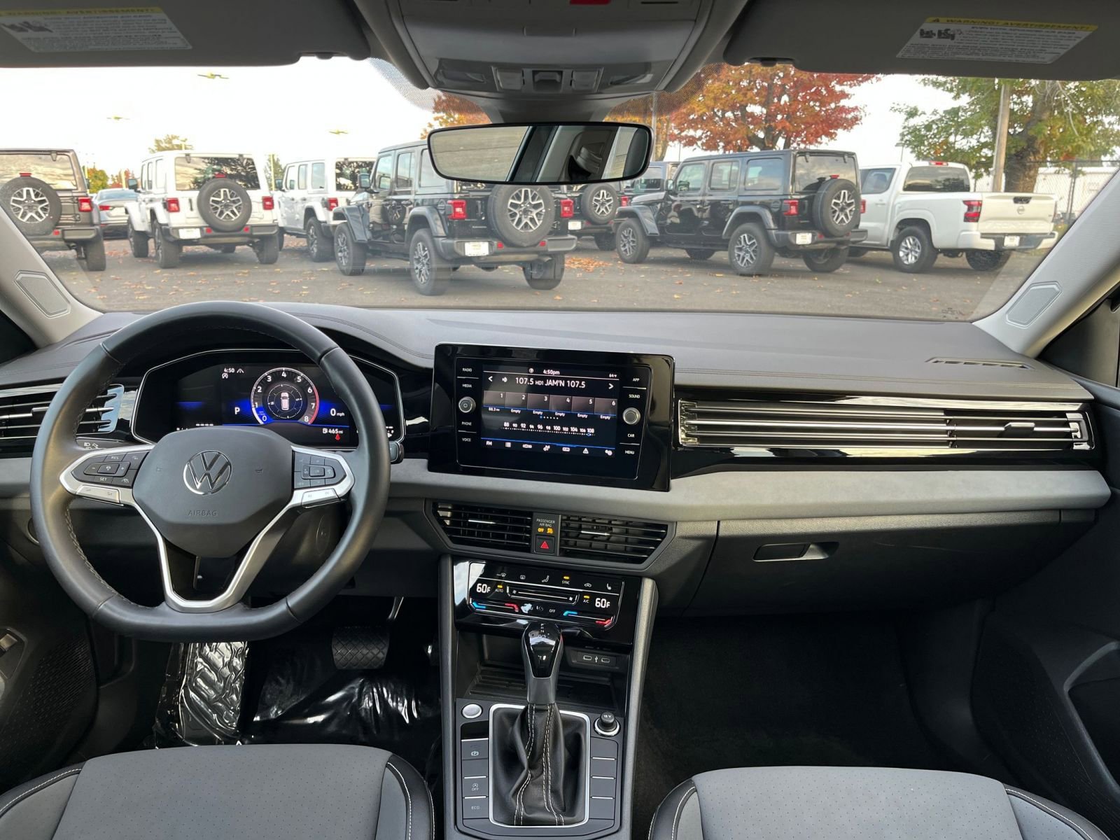 Thumbnail: 2025 Volkswagen Jetta - 33