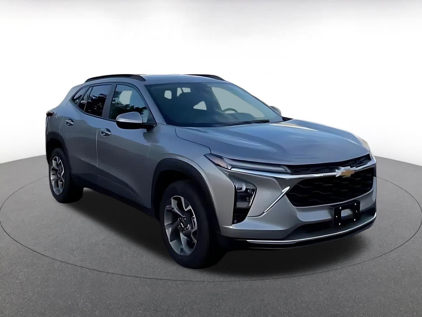 Thumbnail: 2025 Chevrolet Trax - 3