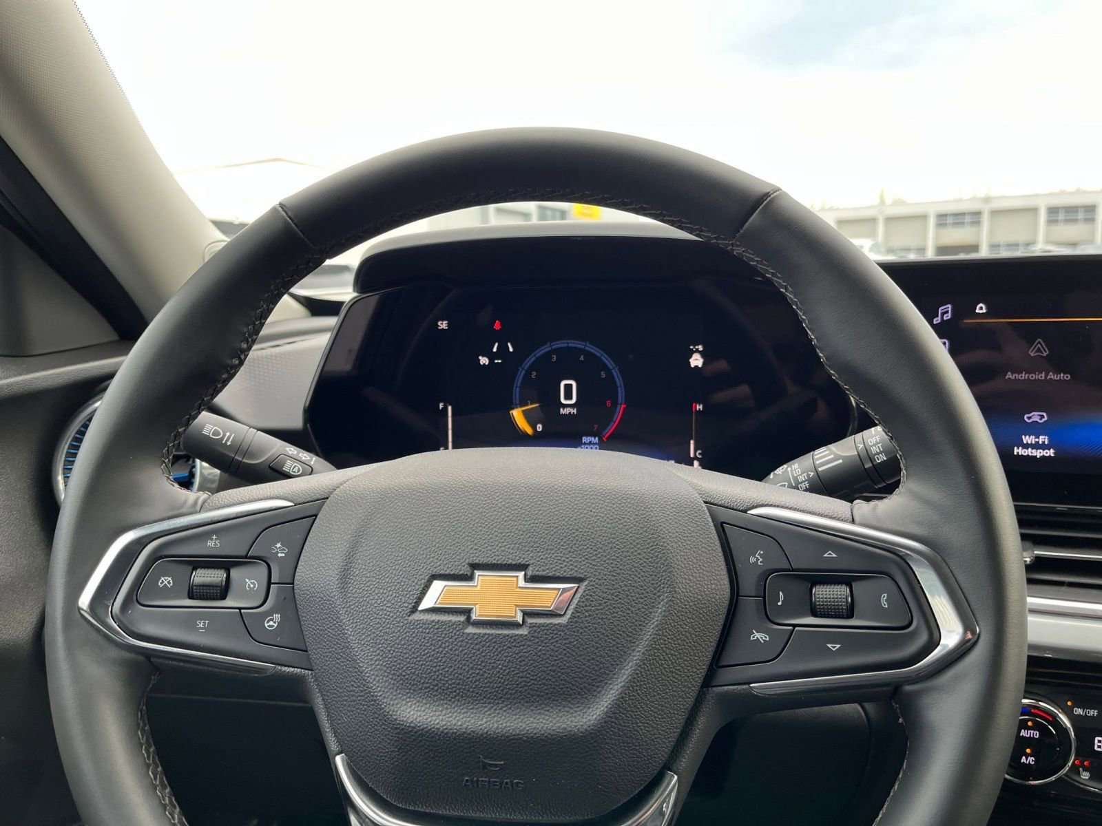 Thumbnail: 2025 Chevrolet Trax - 25