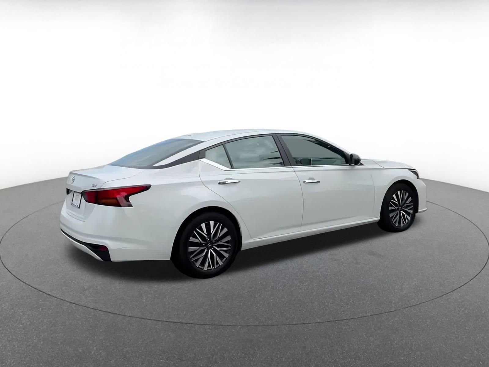 Thumbnail: 2024 Nissan Altima - 15