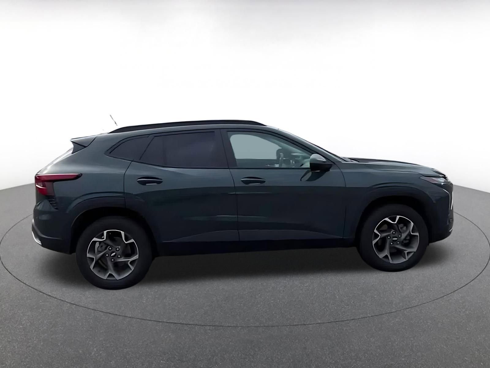 Thumbnail: 2025 Chevrolet Trax - 16