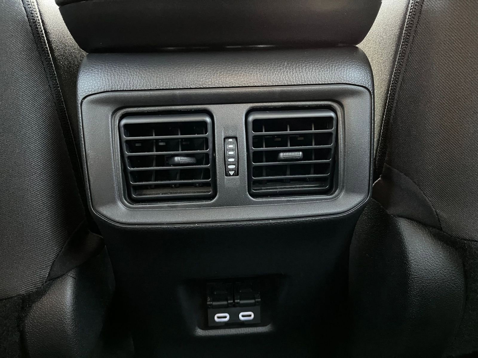 Thumbnail: 2025 Toyota RAV4 - 25