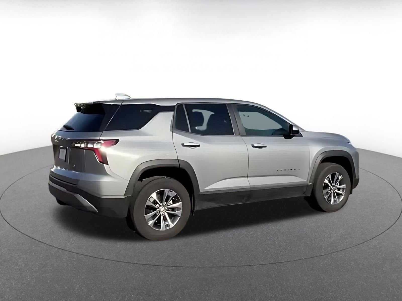 Thumbnail: 2025 Chevrolet Equinox - 10