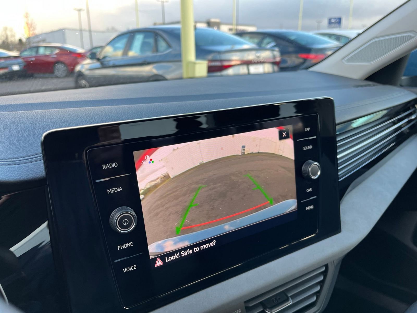 Thumbnail: 2025 Volkswagen Jetta - 18