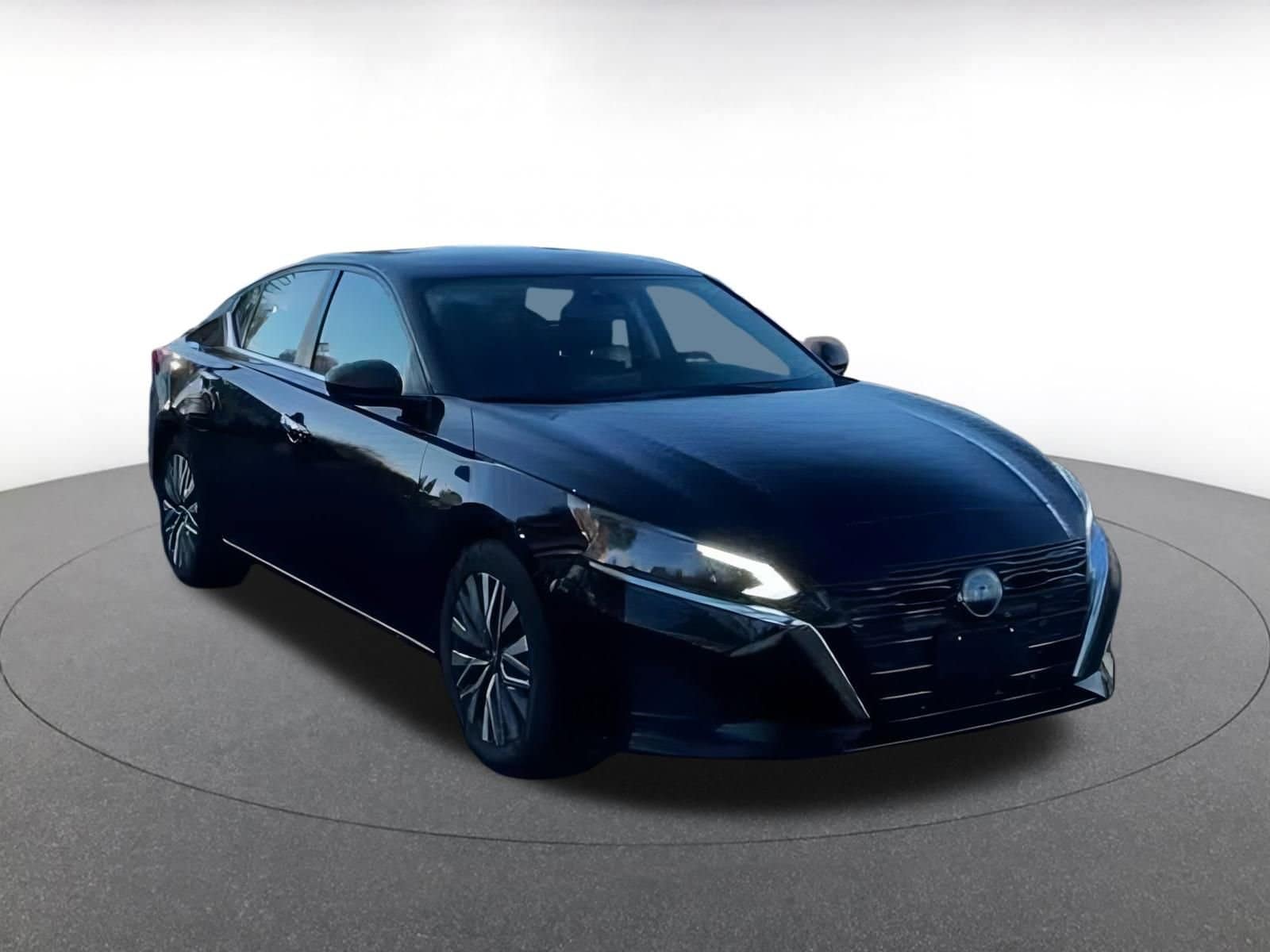 Thumbnail: 2024 Nissan Altima - 3