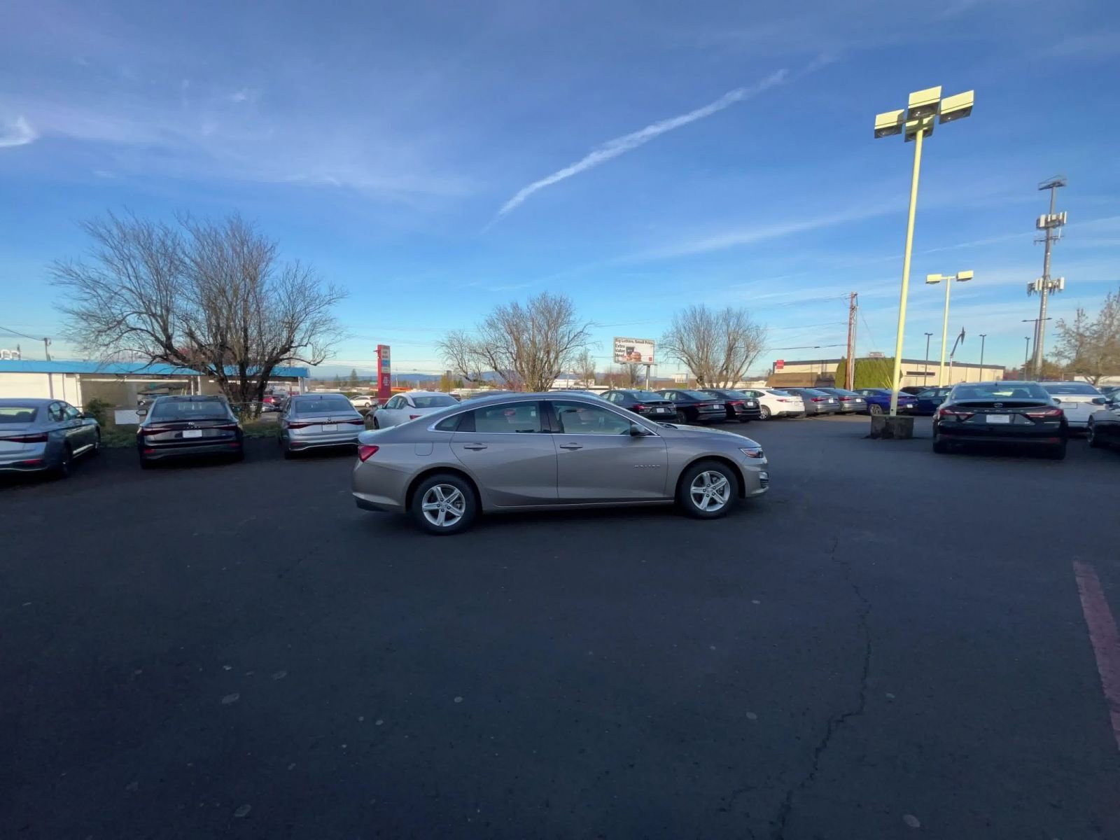 Thumbnail: 2023 Chevrolet Malibu - 15