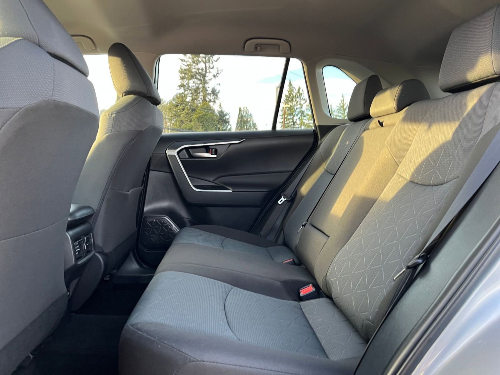 Thumbnail: 2025 Toyota RAV4 - 27